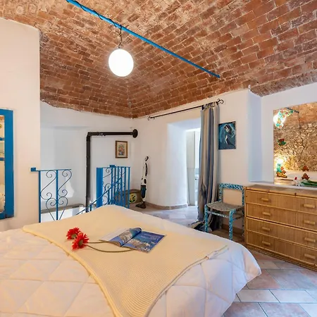 Daire Sara - 5 Min From The Sea - Happy *